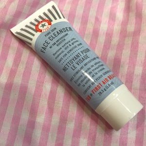 First aid beauty face cleanser antioxidant Sephora